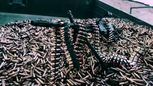 Vu5n4EYghX7 ZSZe.jpg