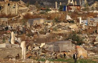 نشرت صحيفة وول ستريت جورنال أن الولايات المتحدة تطرح خطة تسمى «مشروع شروق الشمس» بهدف تحويل غزة إلى مدينة متقدمة تكنولوجياً. ويُعد مخطط أعدّه جاريد كو...