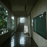 学校走廊 雨天