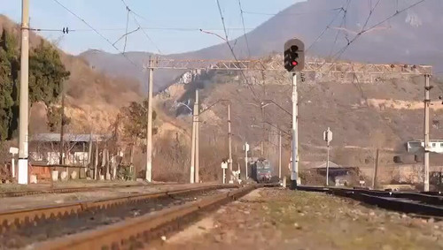 bdH9Vf 6SfXUTY9F.jpg