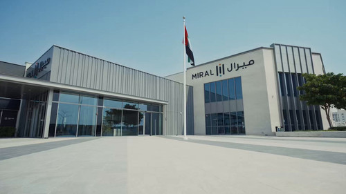 HBiG5 HGxCQ729Ma.jpg