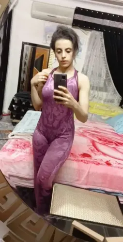 من الارشيف البوم نودز وسكس مصري سكرتيرة مع زميلها في الشغل يفشخ كسها ويخدها شقته و يصورها في كل مكان