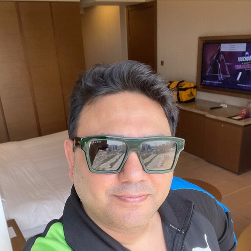 Vineet.jpg