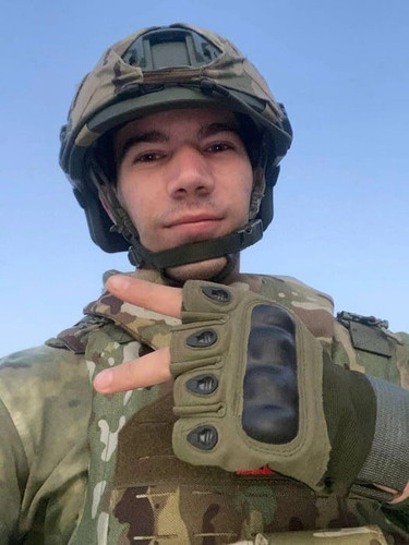 G8jO5SrW0AIHFB1.jpg
