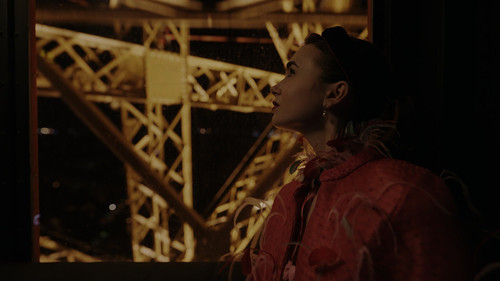 Emily.in.Paris.S03E01.I.Have.Two.Lovers.2160p.NF.WEB DL.CZ EN.DD+5.1.DoVi.HDR.H.265 MissCollins.mkv 