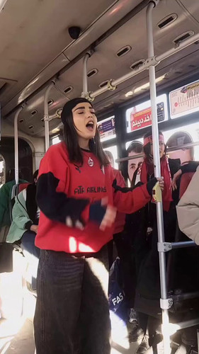 GagjF6ck3HlDIN k.jpg