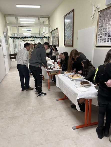 601399611 1505571024906471 8891975706365679981 n.jpg?stp=cp6 dst jpg s590x590 tt6& nc cat=103&ccb=1 .jpg