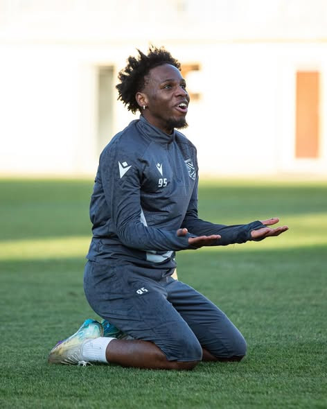 602925063 18412891624140358 1777154981096911921 n.jpg?stp=dst jpg s590x590 tt6& nc cat=109&ccb=1 7& .jpg