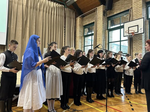 600930384 1464419419019445 6935024666986368053 n.jpg?stp=cp6 dst jpg s590x590 tt6& nc cat=108&ccb=1 .jpg