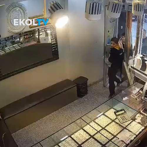 4MYLkQ uzwKn wR .jpg