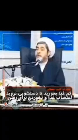 by JR4cgv5WCV8Xq.jpg