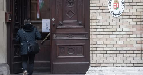 10380991261087384726?url=https%3A%2F%2Fnepszava.hu%2Fi%2F16%2F9%2F1%2F1562045.jpg&fb obo=1&utld=neps.jpg