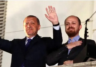 بلال أردوغان يعلن تنظيم مسيرة تضامنية مع فلسطين في إسطنبول صباح اليوم الأول من العام 2026، مؤكداً أن الهدف هو أن نجتمع من أجل فلسطين، من أجل القدس، وم...