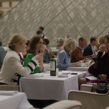 Emily.in.Paris.S02E01.Voulez Vous.Coucher.Avec.Moi.2160p.NF.WEB DL.CZ EN.DD+5.1.DoVi.HDR.H.265 MissC