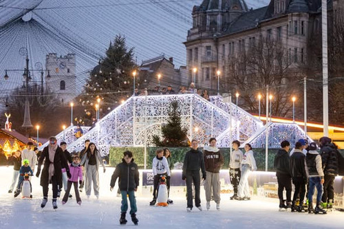 597654779 1194109472892256 1794347041730320259 n.jpg?stp=dst jpg s590x590 tt6& nc cat=108&cb2=99be92.jpg