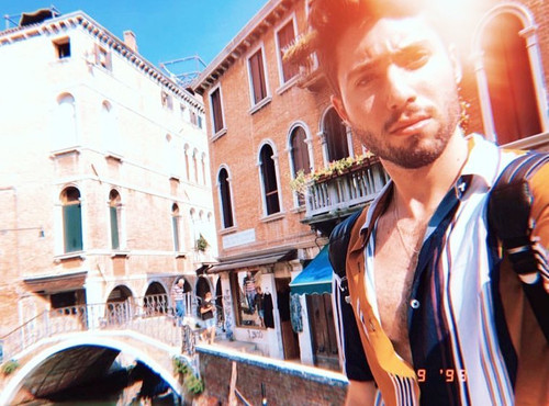 robertogarrdner 1940810553129688369 240321720 2 2018 12 23.jpg