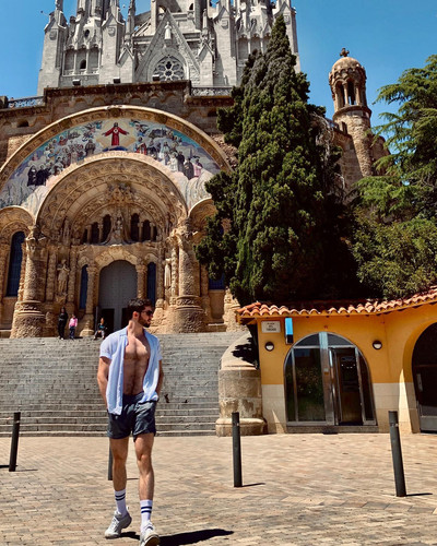 robertogarrdner 2306949823857273737 240321720 2020 05 11.jpg