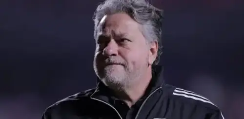 Oposição pressiona com coleta de assinaturas e busca a saída de Casares em meio a impasse político