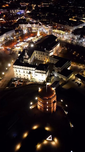 ny41gPLH4r OeYq7.jpg