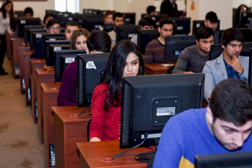 G8sC06 XwAAlwpv.jpg