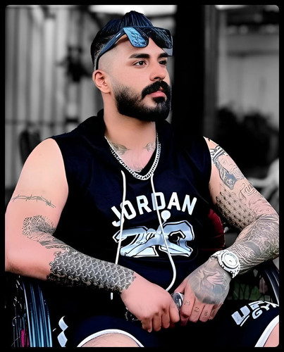 G8nR9DiW8AEqdBT.jpg