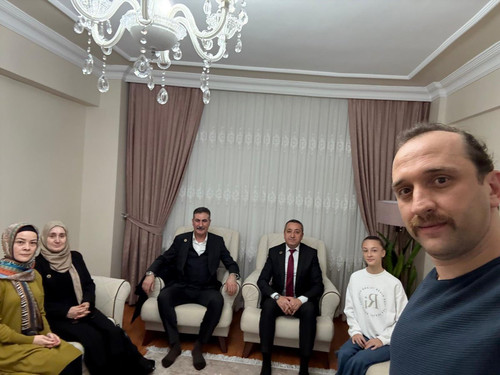 G8jIptLWsAAkztd.jpg