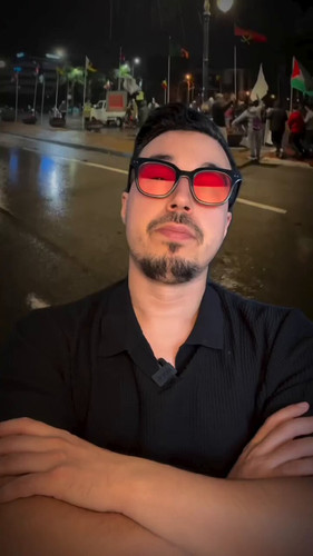 biEQ67eEc1MinR5k.jpg
