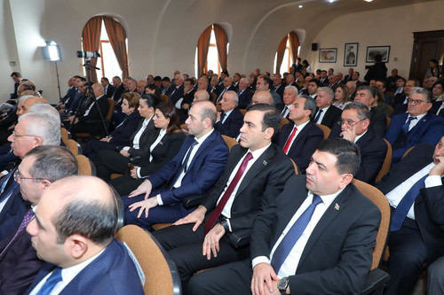 G8sL laaYAAzJw5.jpg
