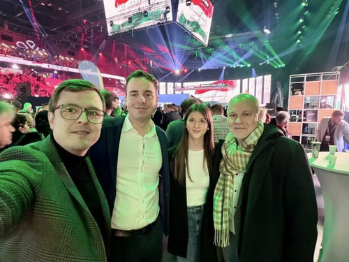 601853899 1346785274128182 5360492083611440429 n.jpg?stp=cp6 dst jpg s590x590 tt6& nc cat=106&ccb=1 .jpg