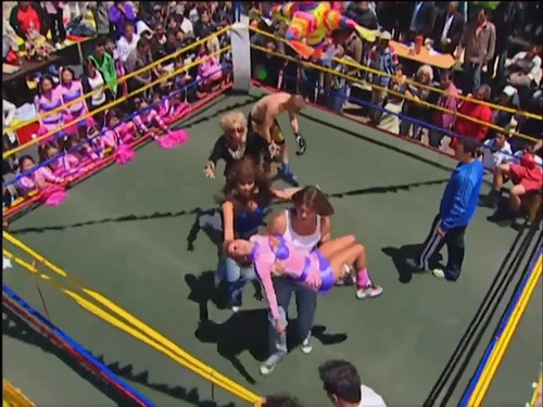 A mano limpia Ep 34 Zulma Rey faint 2.jpg