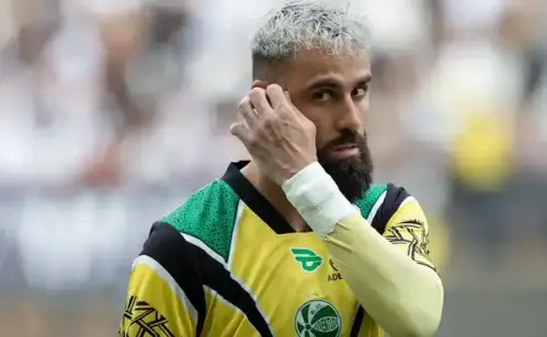 São Paulo acelera reformulação e visa três saídas antes da janela fechar nesta segunda-feira