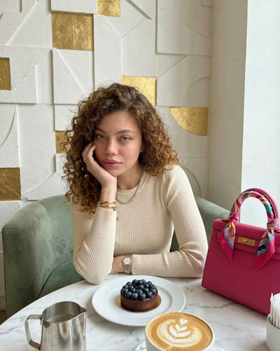 CHIC CAKE.jpg
