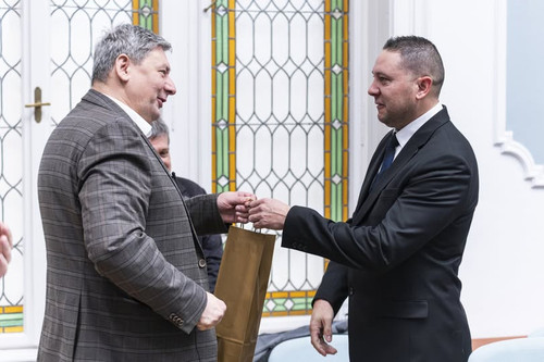 599954035 1258476842757009 38967586545898185 n.jpg?stp=dst jpg p180x540 tt6& nc cat=101&cb2=99be929b.jpg