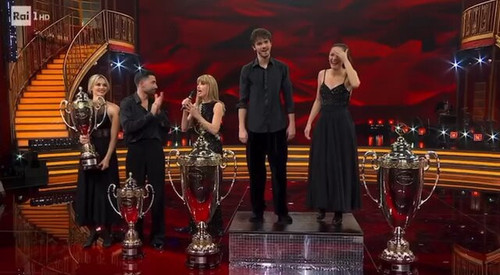 Ro58ZAe VmAXBFRe.jpg