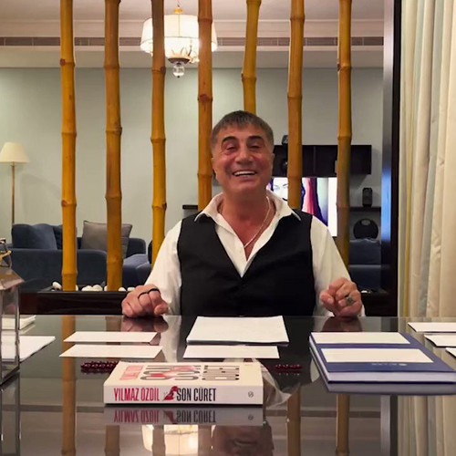 ani klpwX7TW472y.jpg