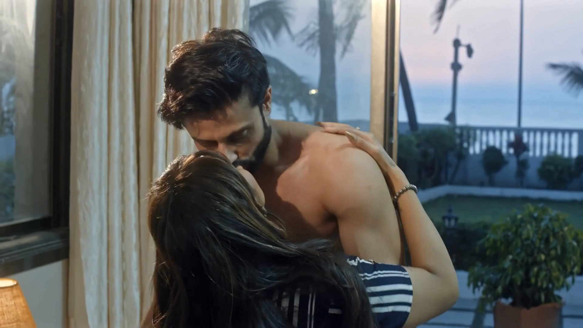 Khula Darwaja (2027) S01EP01T04 Sutraflix 1