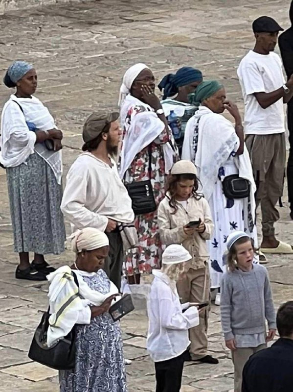 من اقتحامات الإثيوبيين للمسجد الأقصى المبارك، احتفالًا بعيد "السيجد"...