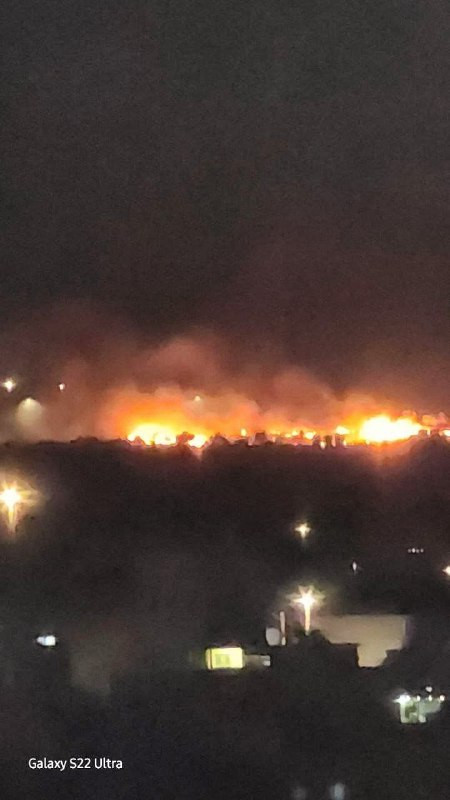 اندلاع حريق كبير بالقرب من البؤرة الاستيطانية المقامة على أراضي جبل صبيح في بلدة بيتا، جنوب نابلس....