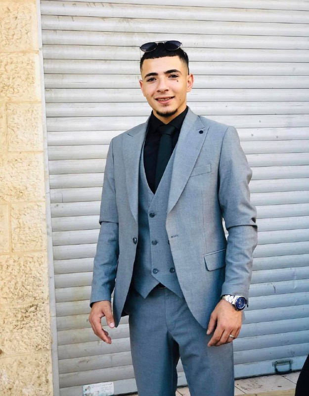 الشهيد عمرو خالد أحمد المربوع (١٨ عاماً) والذي استشهد برصاص الاحتلال خلال اقتحام بلدة كفر عقب شمال القدس المحتلة...