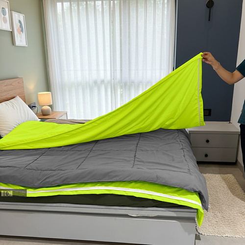 Parrot Green (5).jpg