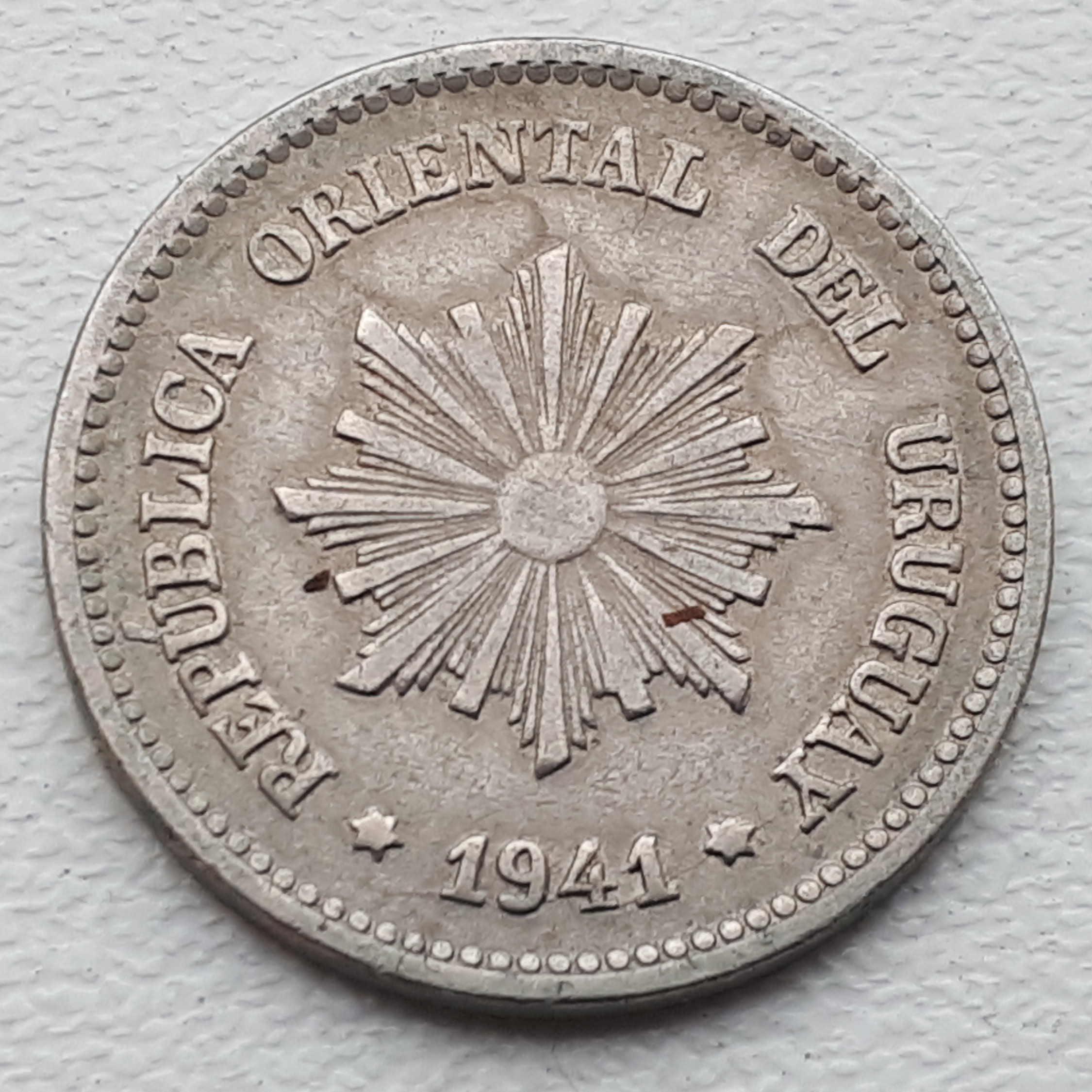 2-Centimos-1941-Uruguay---Die-Crack-Date-Error?