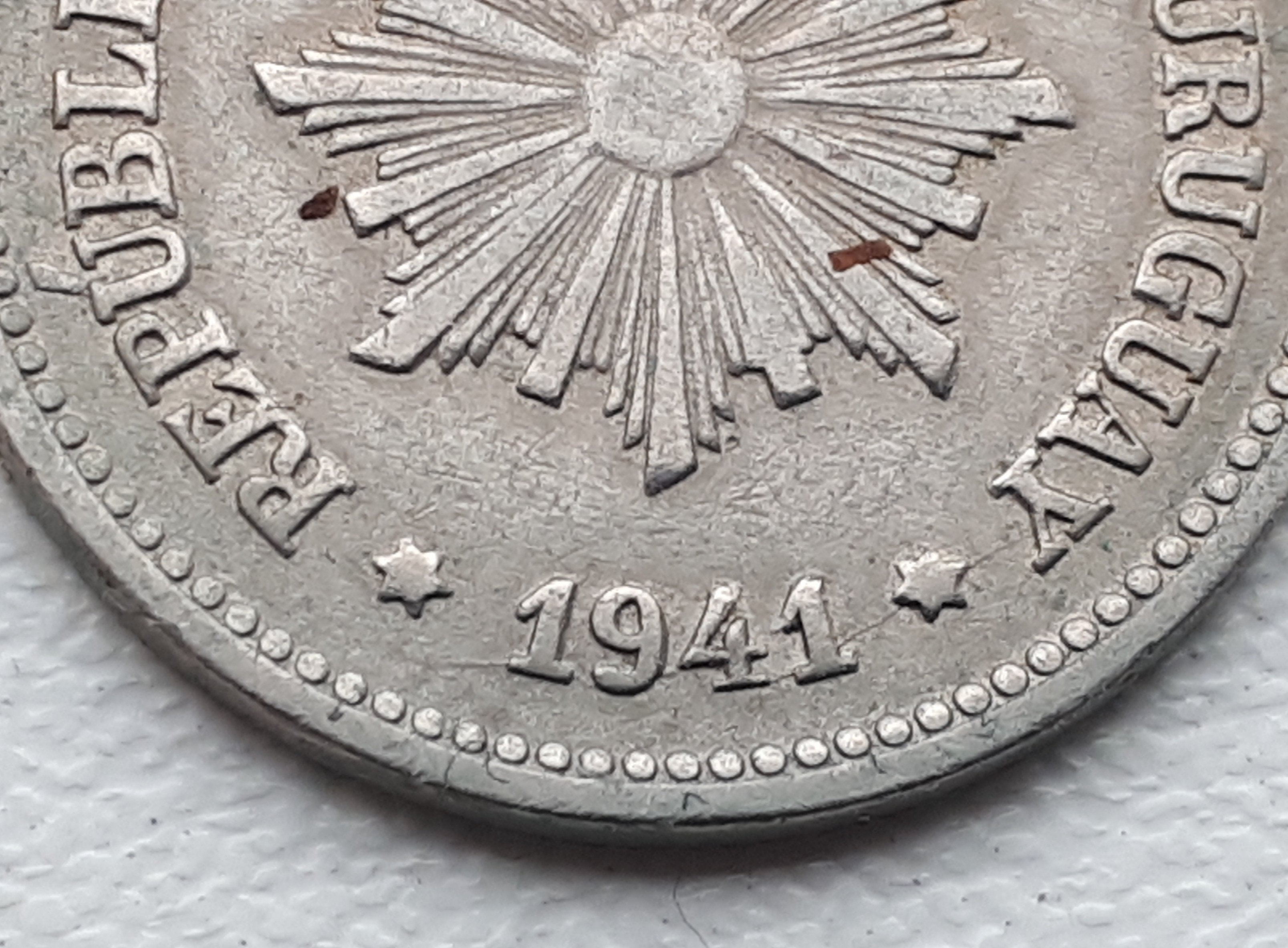 2-Centimos-1941-Uruguay---Die-Crack-Date-Error?