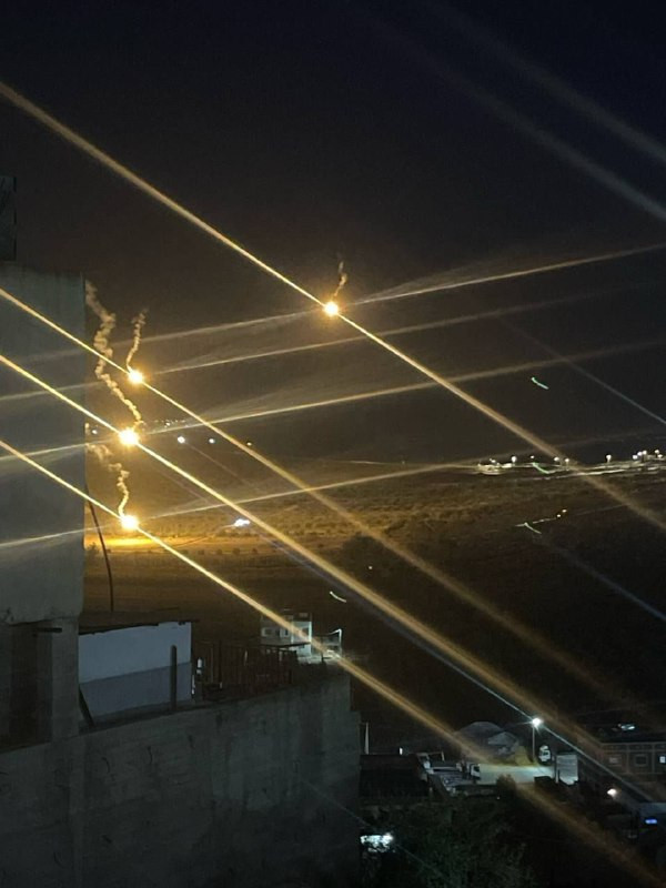  نشوب حريق في أراضي المواطنين ببلدة قصرة جنوب نابلس، عقب إطلاق قوات الاحتلال قنابل الإضاءة في المنطقة الشمالية من البلدة....