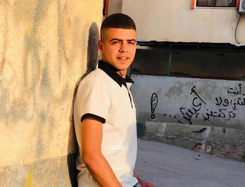 قوة خاصة إسرائيلية تعتقل الشاب مهدي العايدي من مخيم الفارعة في طوباس، بعد محاصرة منزله على شارع سيريس وهو من مرتبات الشرطة الفلسطينية...