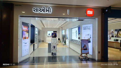 mi store in Vadodara | Mobileworld Vadodara.jpg