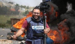 اعتقلت قوات الاحتلال الصحفي هشّام ابو شقْرة في بلدة حوارة جنوب نابلس....