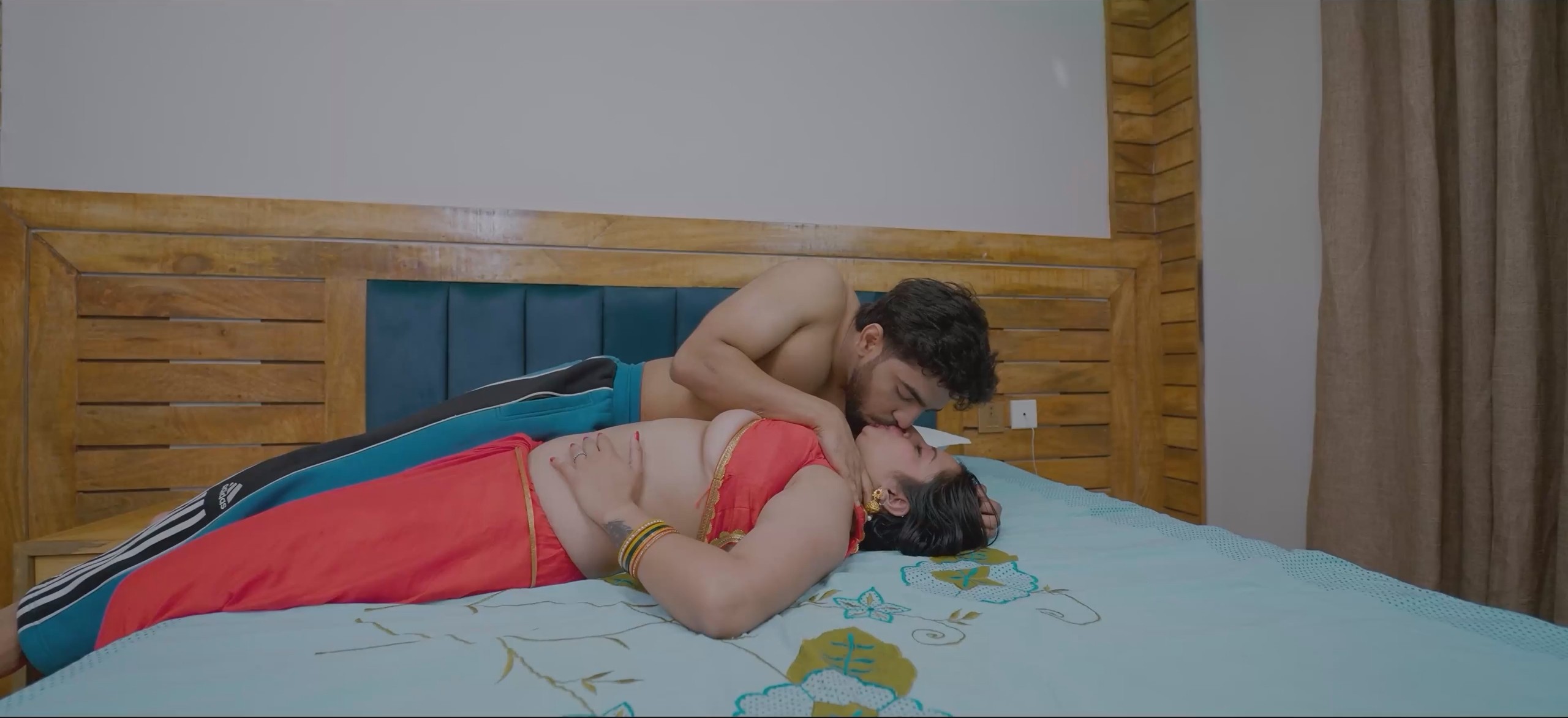 Garam Sukh (2030) S01EP01 MoodX 1