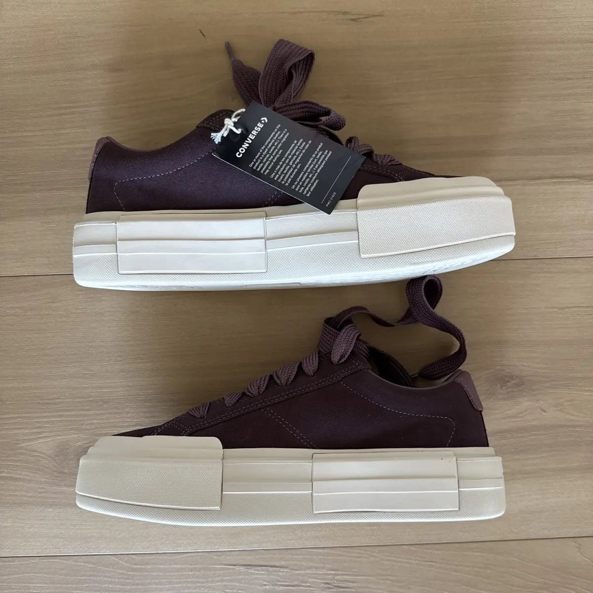 Chuck Taylor All Star Cruise Curto Couro Feminino