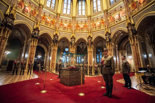 619614366 1213881884224030 8391186719381075452 n.jpg?stp=dst jpg s590x590 tt6& nc cat=107&ccb=1 7& n.jpg