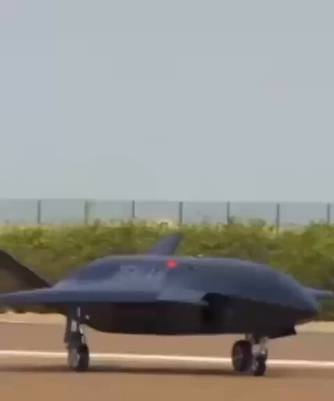 9FA6xp1mxhzVuG3k.jpg